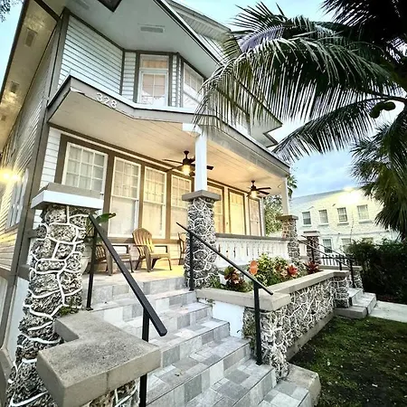 Brickell + Wynwood Wonderland: Spacious 6Br Home